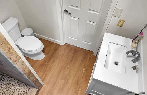 Awendaw Retreat 2 BR Cottage BBQ & Fire Pit - Foto 25