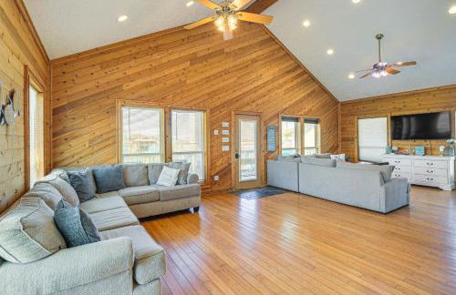 3 Blocks to Beach Getaway on Bolivar Peninsula! - Foto 4