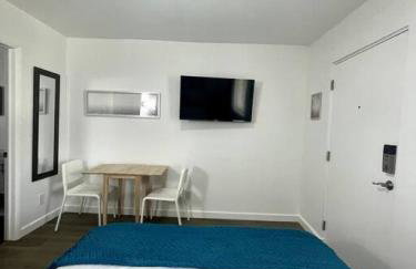 Modern Studio W Parking 10 min to FLL and Beach - Foto 8
