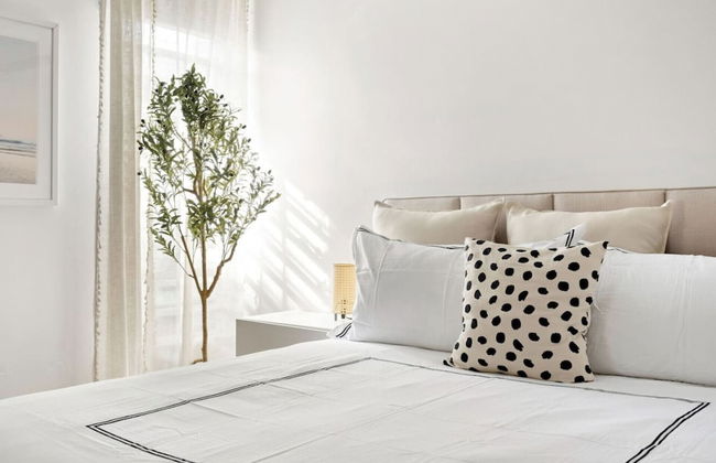 Vistamar Private Waterfront Home Pool - Photo 4