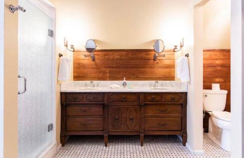 Huge Historic Home- Poker Room, 6BR 5BA, Walkable - Foto 12