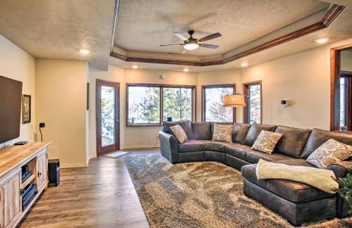 Luxurious Liberty Lake Hideaway with Hot Tub! - Foto 4