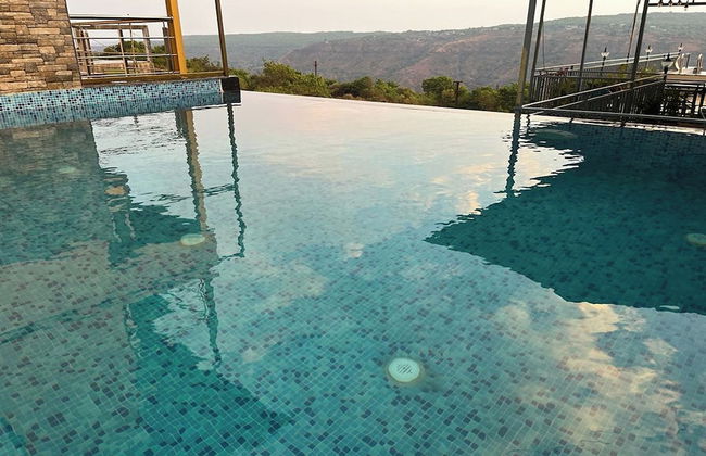 Savitri Bungalow - Photo 16