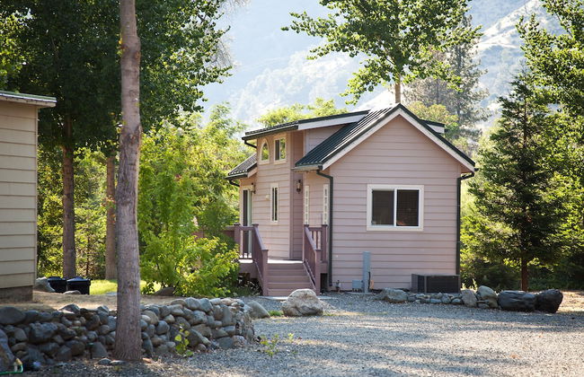 Strawhouse Resorts - Photo 75