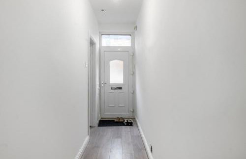 Unique 3 Bedrooms, 3 Ensuite, FREE WiFi, Private Parking - Foto 18