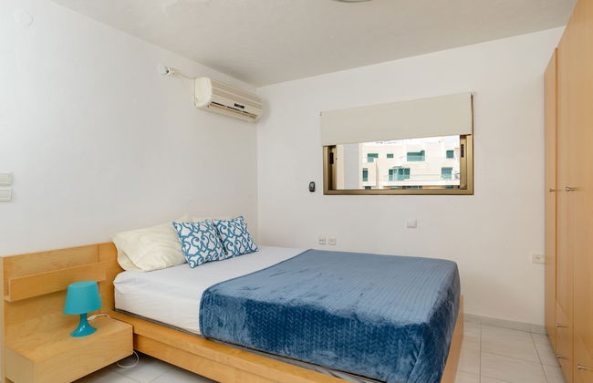 3BR Apt Steps from Sea W Parking - Foto 3