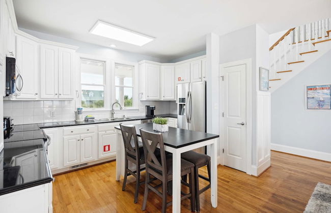 Oceanfront w/ Pool, Panoramic Deck Views, 5bdr Folly Ocean Breeze by Avantstay - Foto 14