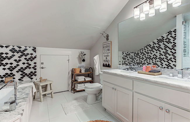 Immaculate Waterfront Home for 16 w/ Private Dock! - Foto 21