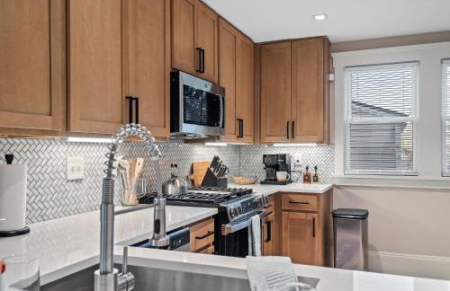 Cleveland Escape - Hot Tub - Karaoke Machine - Sleeps 12 - Foto 43