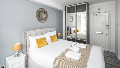 NEW Sleek & Modern Studio in the Heart of Chelsea - Foto 4, towels, wardrobe
