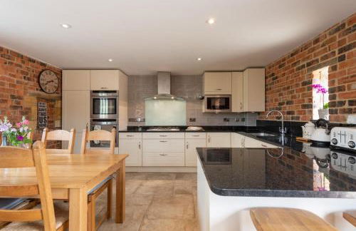 Mill Cottage 2 - Ash Farm Cotswolds - Photo 2