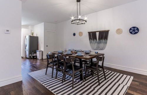 Ann Avenue Modern 3BR Home, Near Downtown with Free Parking - Photo 15