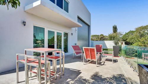 Cozy Unit wMini-Golf Balcony - Photo 5, Other