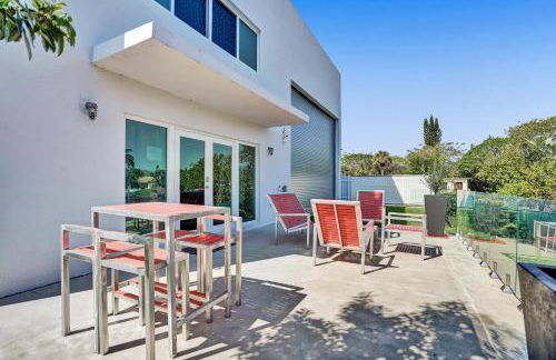 Cozy Unit wMini-Golf Balcony - Photo 5