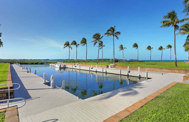 Waterfront Luxury Villa With Sunset Views And Boat Slip 3 Bedroom Townhouse by RedAwning - Photo 30