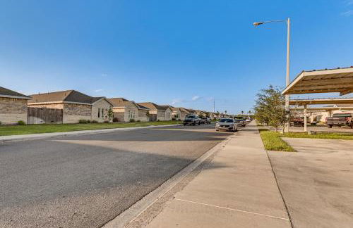 2 Mi to DHR Health Commuter-Friendly Pharr Apt - Foto 24