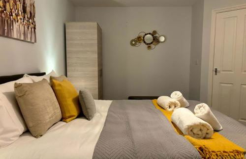 Eskdale Townhouse- Spacious 4BR ,Crawley, Free Wifi, Parking, fully equipped, contractor friendly, temporary relocations welcome, near Gatwick Airport - Foto 11