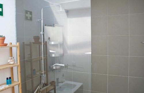 Fisherman's House - a boat ride from Lisbon - Photo 27