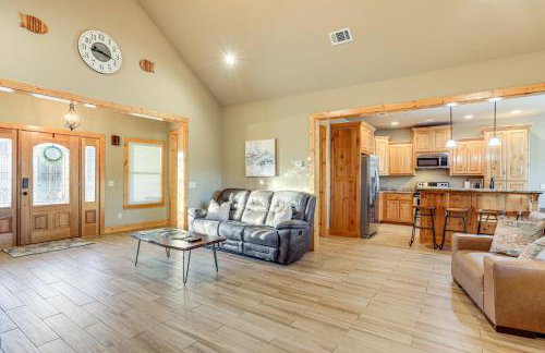 Fish the White River! Sleek Family Home in Flippin - Foto 13