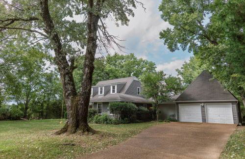 ~ The Cozy Farmhouse ~ | Sleeps 10+ | Farm Views - Foto 67