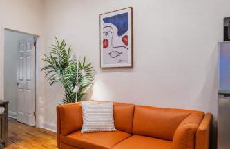 3 Bedroom Cozy Home in Manhattan Valley - Photo 12