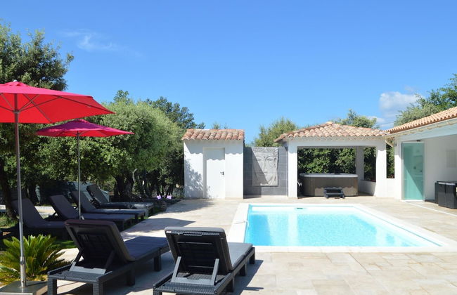 Modern Holiday Home With Private Pool and Garden - Foto 22