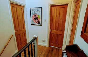 Detached House with Gated Parking in Whalley Range, Near Manchester City Centre - Foto 31
