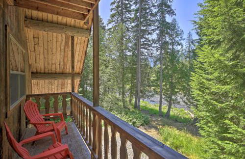 Expansive Moyie Riverfront Cabin - Pets Welcome! - Foto 29