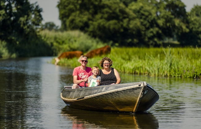 Fine Chalet near Water with Woodfired Hot Tub - Foto 15