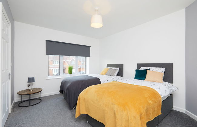 2 Bed Derby House- Parking - Rolls Royce - Foto 2