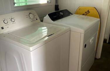 THE HILO HOMEBASE - Charming 3 Bedroom Hilo Home, with AC! - Foto 28