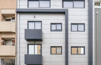 Sleek Apartment with Balcony by HostWise - Foto 26