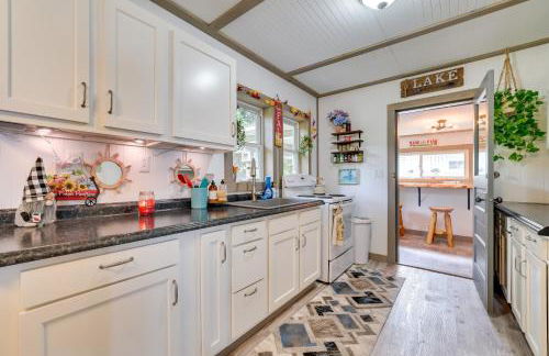 Lakefront Michigan Abode with Deck and Fire Pit! - Foto 9