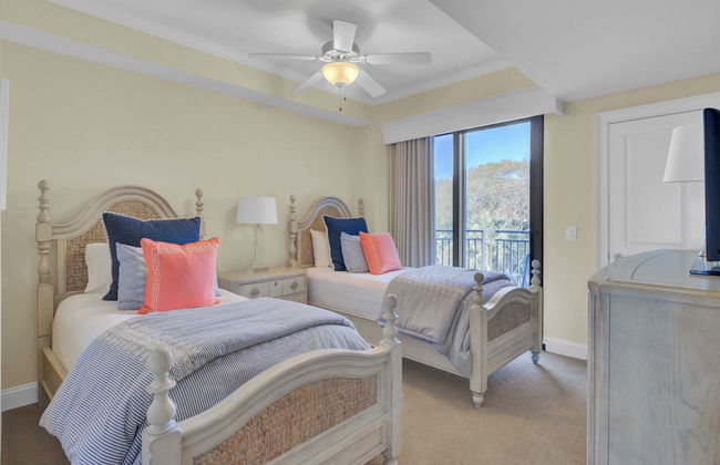 Oceanfront w/ Pool + Beach Access & Balcony View 312 B Shipwatch by Avantstay - Photo 22