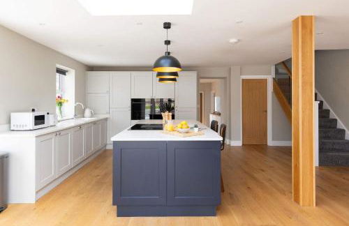 Modern 5-Bedroom Retreat Nr Coast - Foto 9