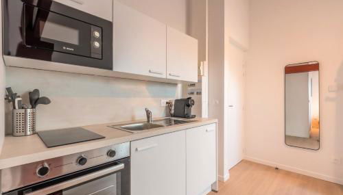 Studio sous les combles côté rue, parking gratuit - Foto 3