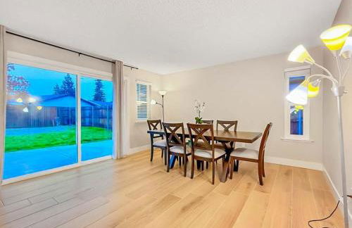 Spacious 4BR Family Home Free Parking, Fast WiFi, Near Galleria & Fountains - Foto 19