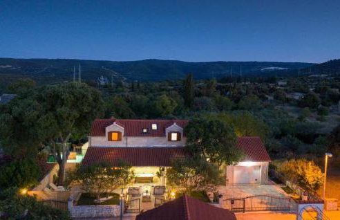 Charming Holiday Home With Private Pool - Foto 10