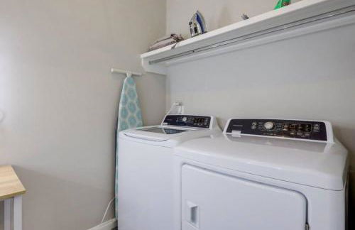 WeHo Nashville Home, Geodis Park, Mini-Golf, Arcade, 10min to Downtown! Sleeps 10! - Foto 44