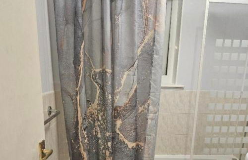 1 Bed House Sleeps 2 -Free Parking -Tv - Foto 5