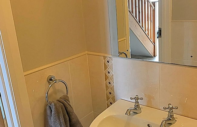 Immaculate 3-bed House With Private Secure Garden - Foto 25