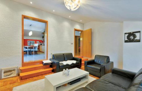 Gorgeous Home In Krizevci - Photo 22