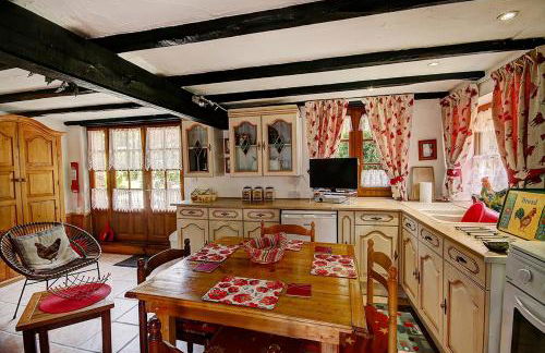 Pretty cottage with exclusive use of private pool in 5 acres of grounds - Foto 5