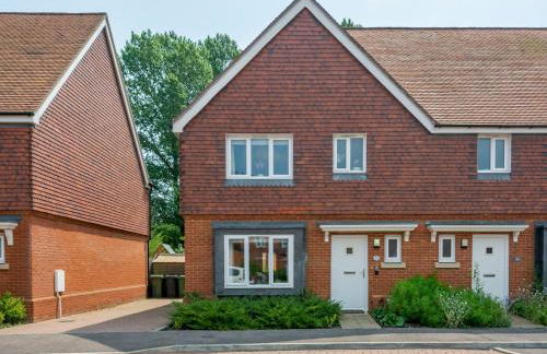 Cheerful 2-Bedroom house with Private parking - Pass the Keys - Foto 8