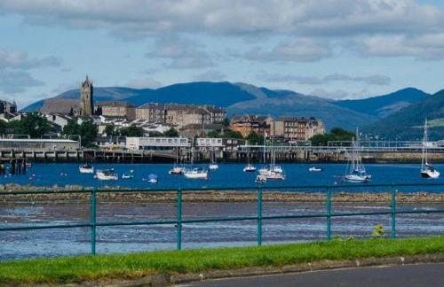 THE RESTING LION - Gourock Town Center Holiday Home Apartment - Foto 44