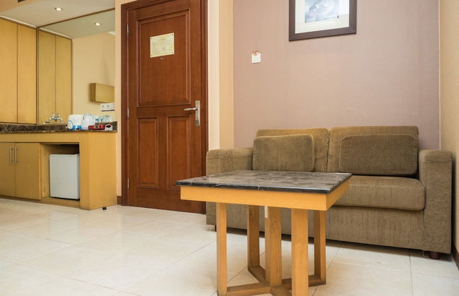 Spacious Studio Room at Grand Setiabudi Apartment - Photo 11