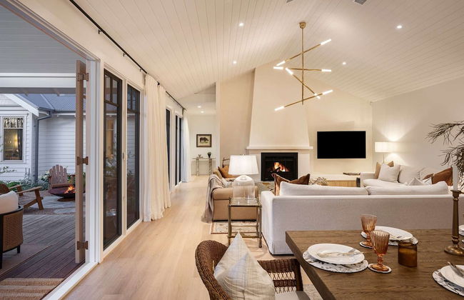 Muskoka Luxe Retreat With Pool Spa Fire Pit - Photo 28