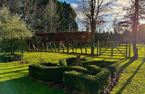 Hill House - Stylish 5 Bed Country House - Photo 11