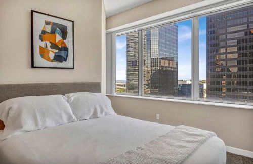 Downtown Flat w/ LAKE VIEW: Walk 2 Stadiums/Arenas - Photo 20