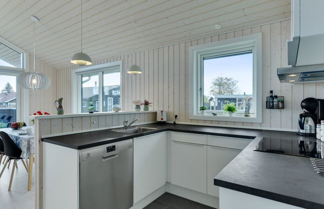 "Sighfrith" - 150m from the sea - Photo 44